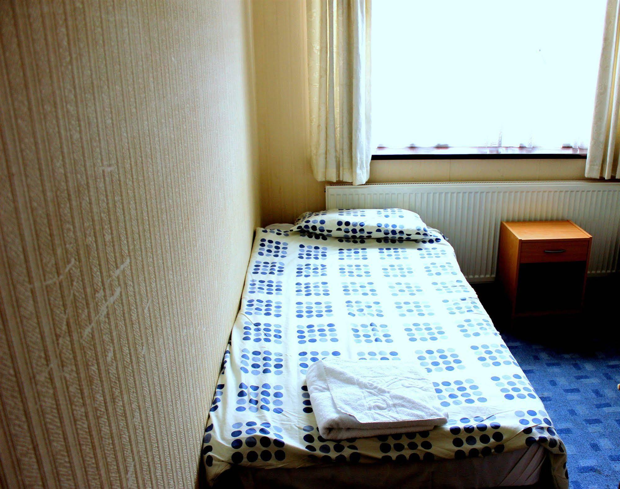 Heathrow Lodge Ґіллінґдон Екстер'єр фото