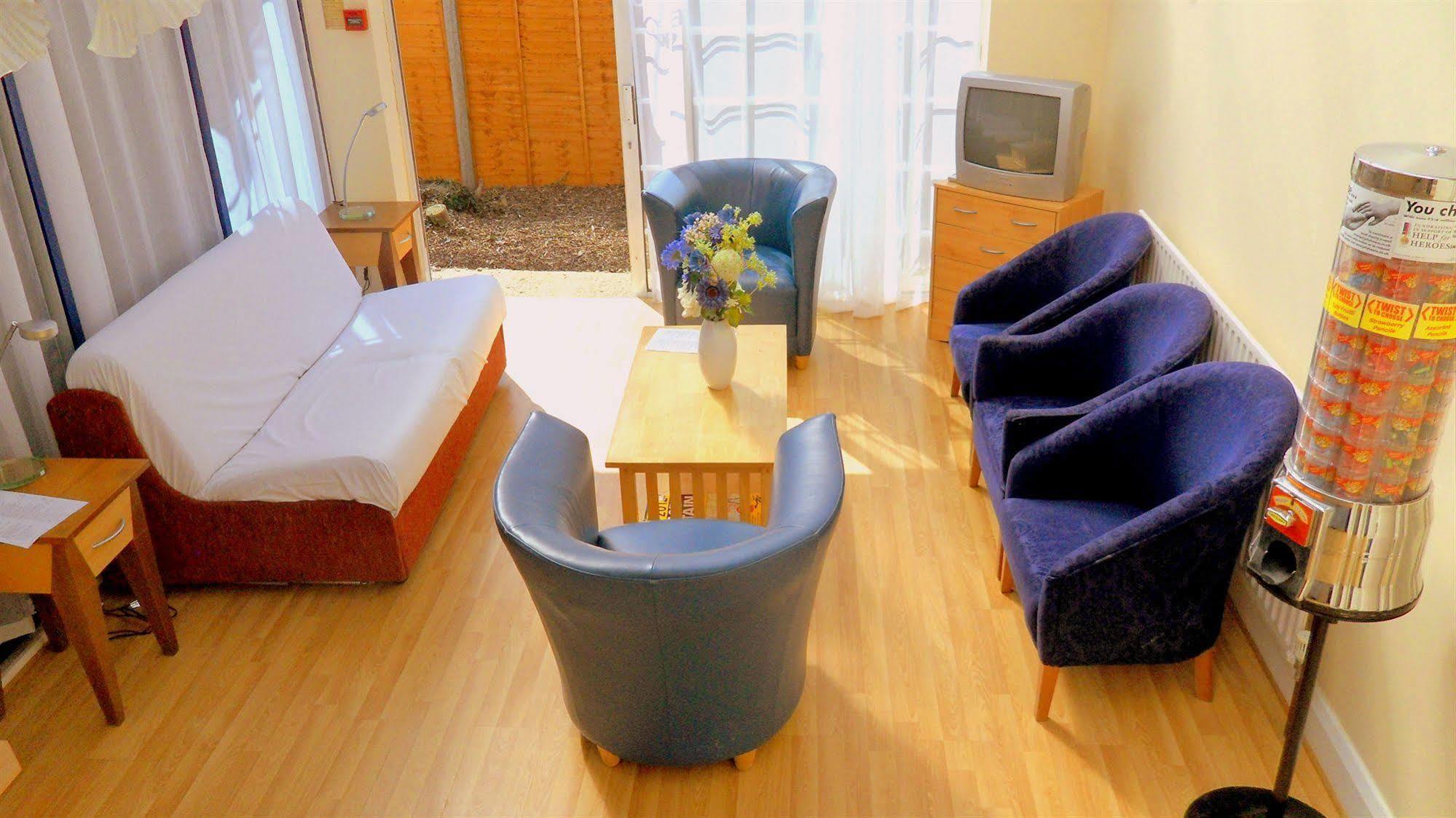Heathrow Lodge Ґіллінґдон Екстер'єр фото