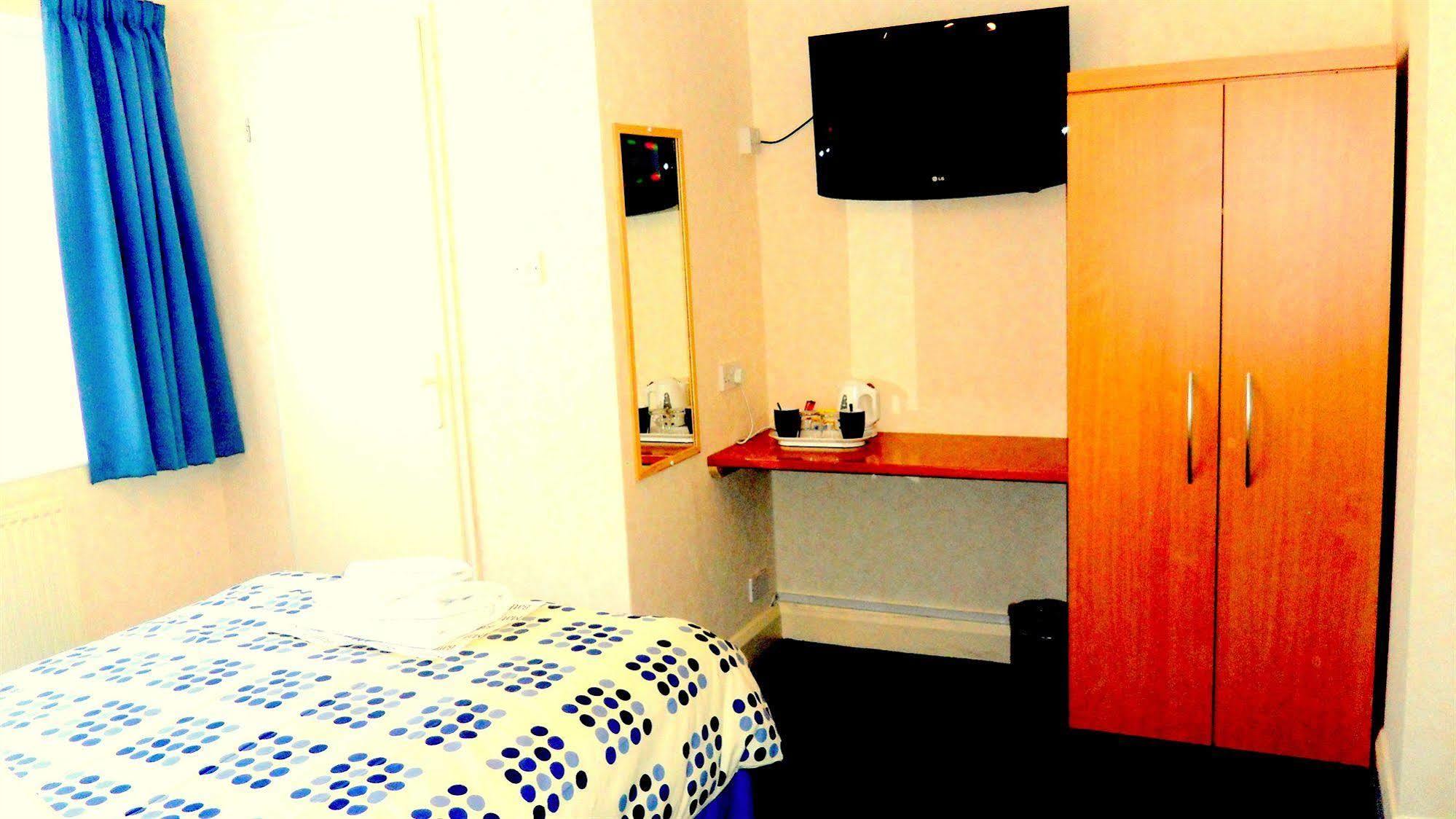 Heathrow Lodge Ґіллінґдон Екстер'єр фото
