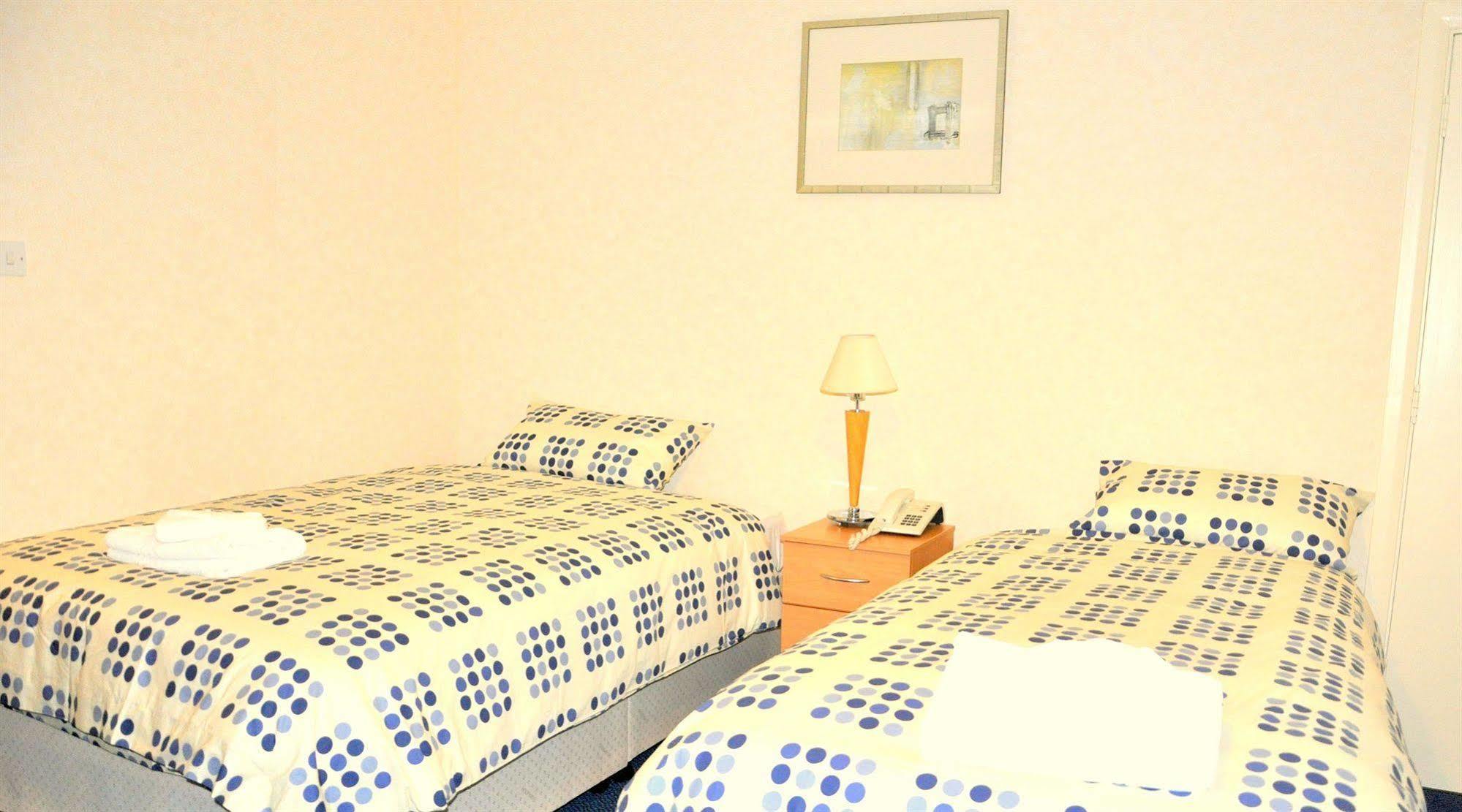 Heathrow Lodge Ґіллінґдон Екстер'єр фото