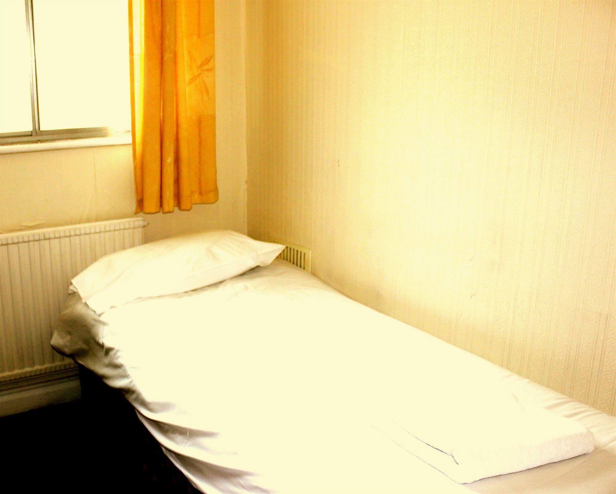 Heathrow Lodge Ґіллінґдон Екстер'єр фото