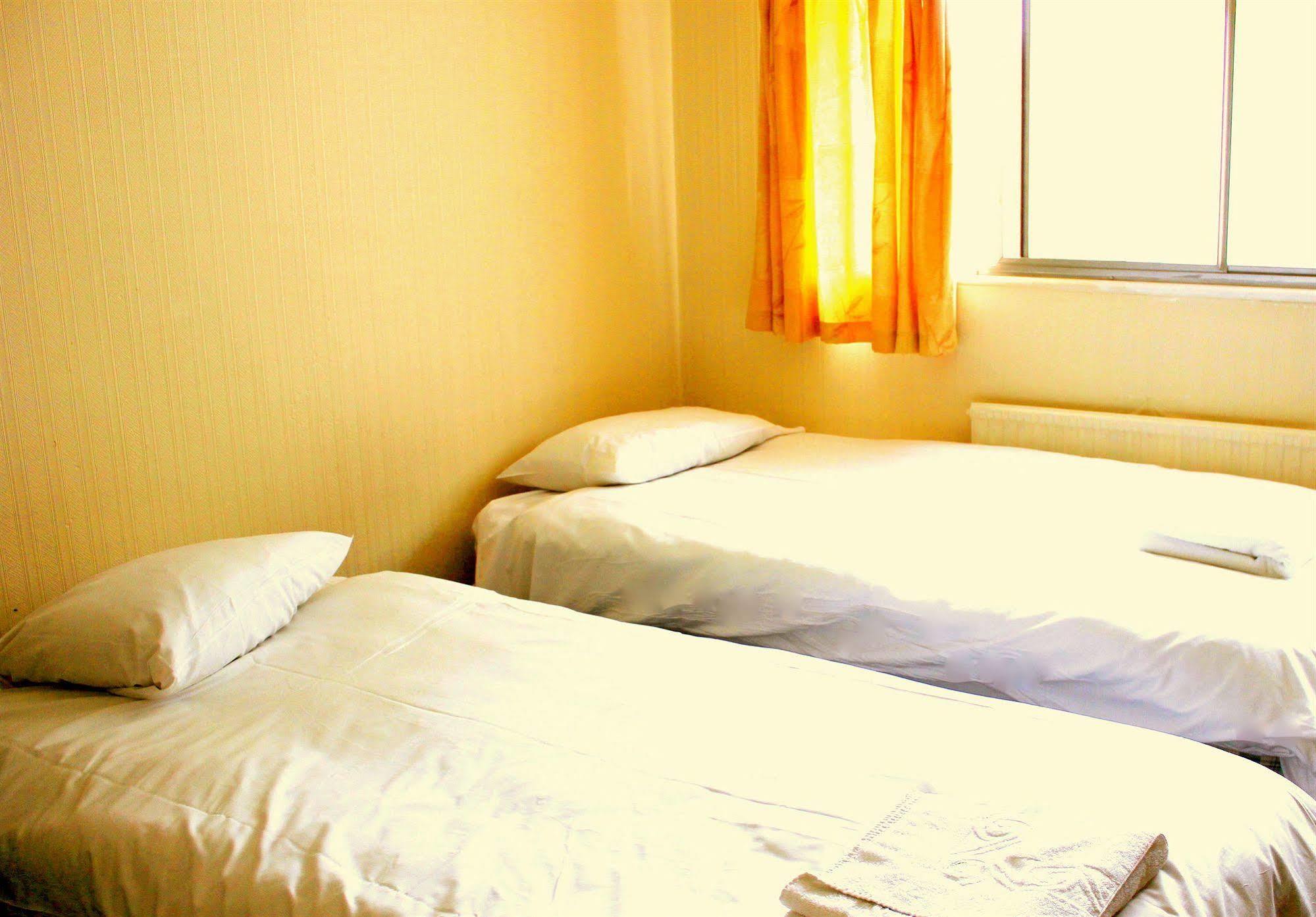 Heathrow Lodge Ґіллінґдон Екстер'єр фото