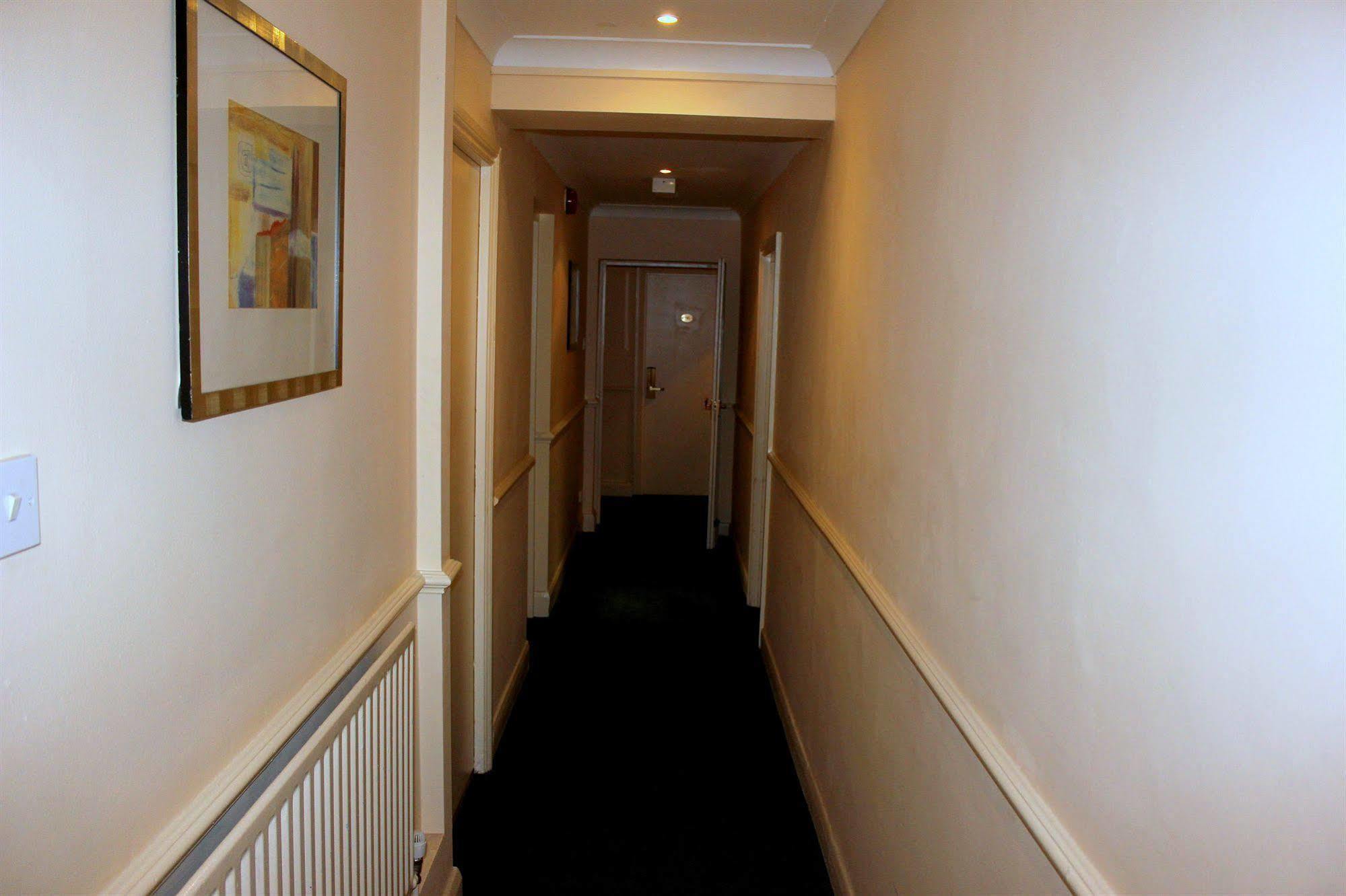 Heathrow Lodge Ґіллінґдон Екстер'єр фото