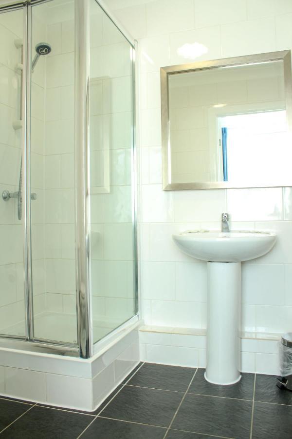 Heathrow Lodge Ґіллінґдон Екстер'єр фото
