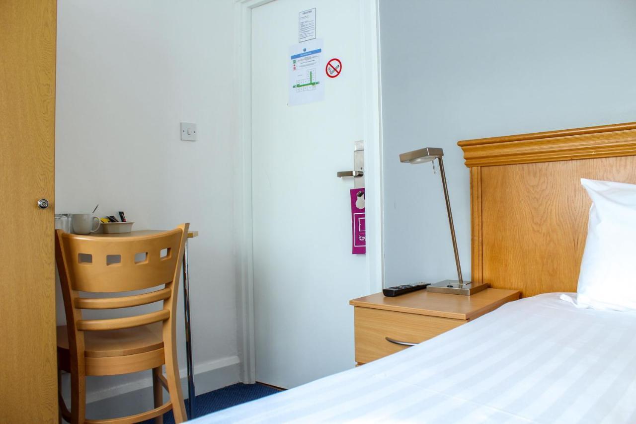Heathrow Lodge Ґіллінґдон Екстер'єр фото