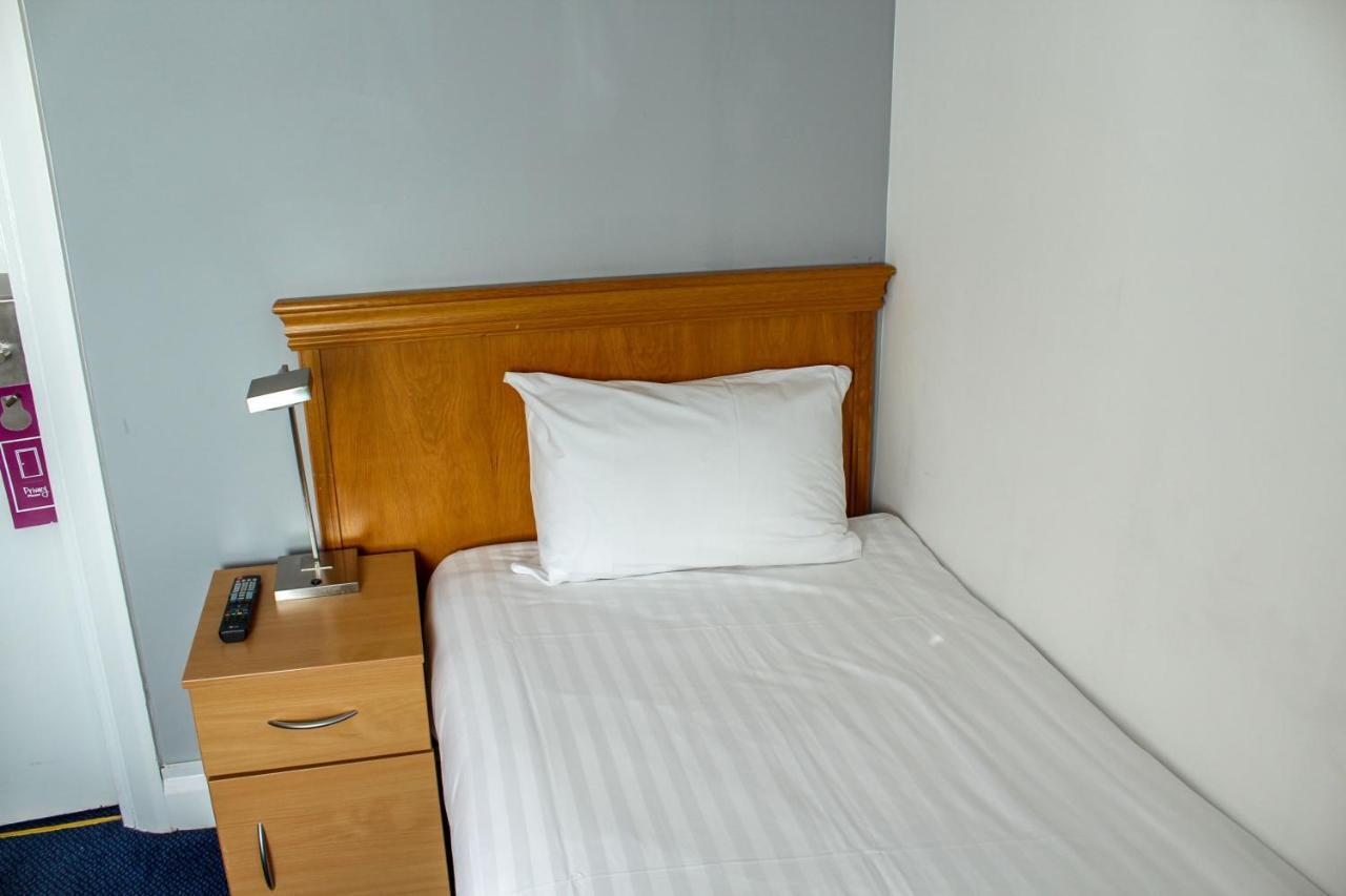 Heathrow Lodge Ґіллінґдон Екстер'єр фото