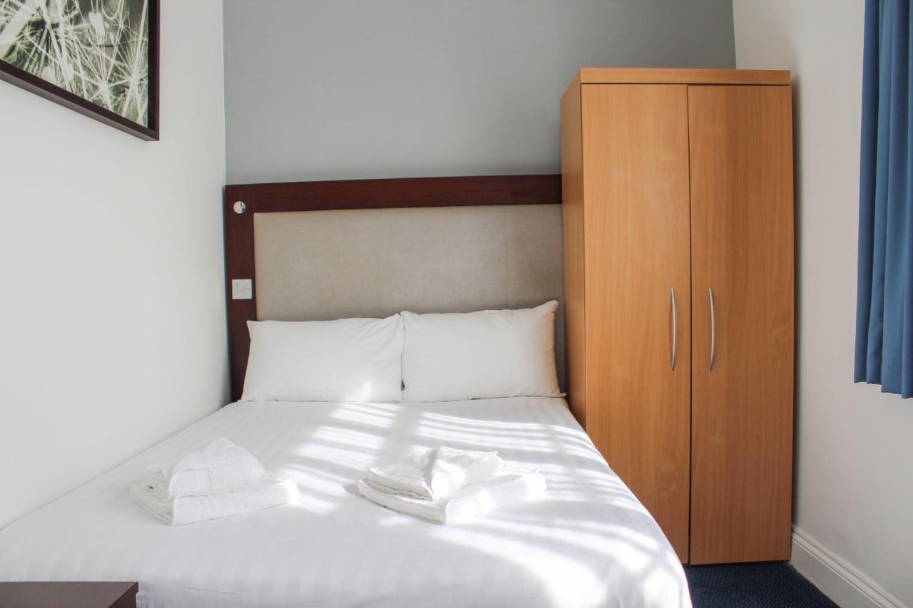 Heathrow Lodge Ґіллінґдон Екстер'єр фото